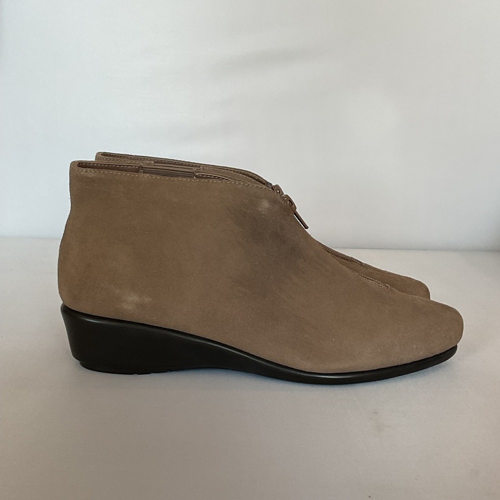 Aerosoles Allowance Suede Front Zip Wedge Booties Women's 9 NIB - Picture 2 of 12